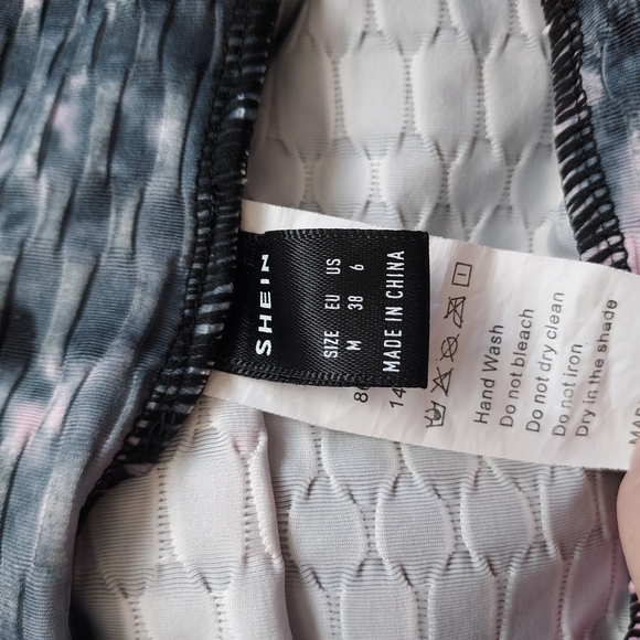 SHEIN Artsy Dark Tie-Dye Leggings Medium Watercolor Active Yoga - Picture 2 of 3